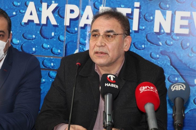 AK Parti; “Nevşehir Belediye Başkanı Arı, sağlık sorunları nedeniyle istifa etmiştir”