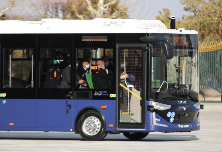 Cumhurbaşkanı Erdoğan, kabine toplantısına sürücüsüz otobüs Karsan Otonom Atak Electric ile gitti