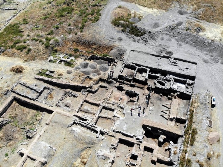 Kültepe’de Bakır-Taş (Kalkolitik) Devri’ne ait kalıntılara ulaşıldı