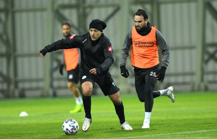 Konyaspor’da Gençlerbirliği maçı hazırlıkları devam ediyor