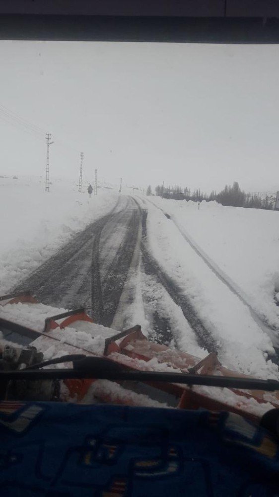 Büyükşehir tüm kapalı yolları ulaşıma açtı