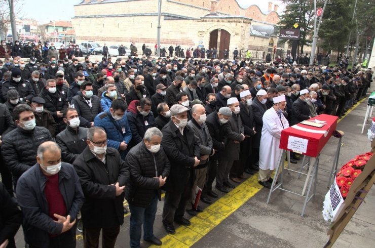 Kalp krizi geçiren emniyet amiri hayatını kaybetti