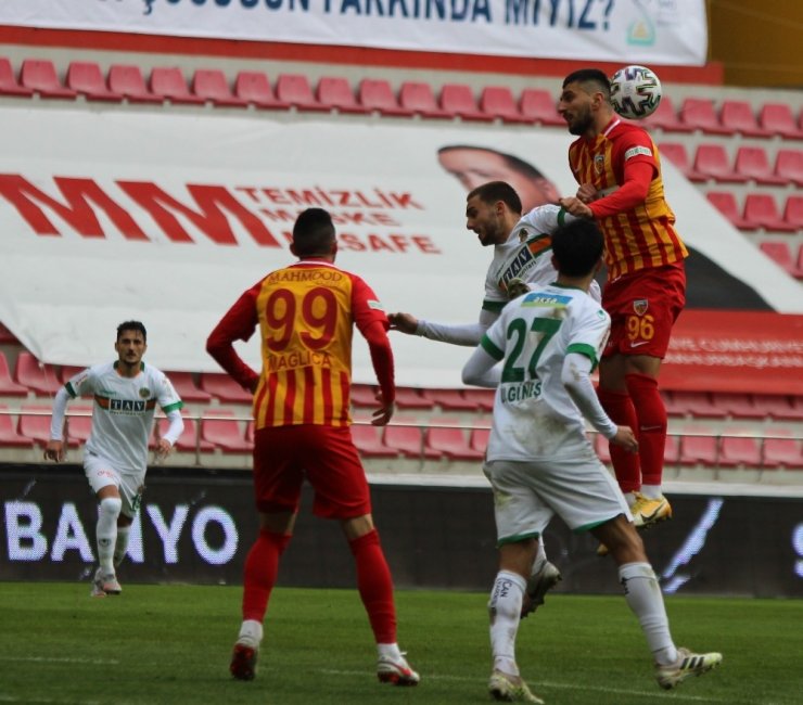 Süper Lig: Hes Kablo Kayserispor: 0 - Aytemiz Alanyaspor: 0 (İlk yarı)