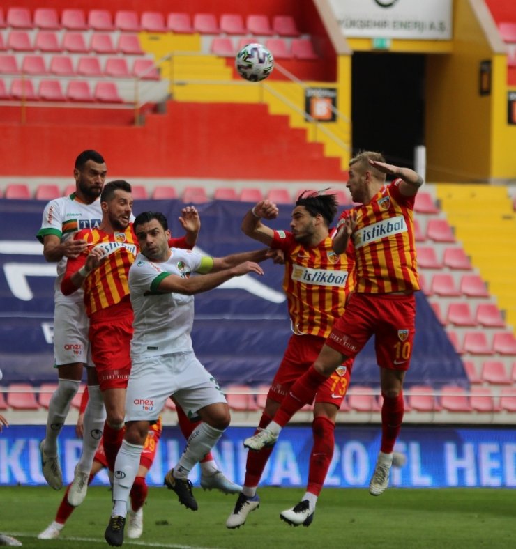 Süper Lig: Hes Kablo Kayserispor: 0 - Aytemiz Alanyaspor: 0 (İlk yarı)