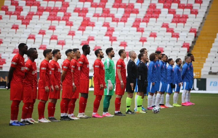 Süper Lig: DG Sivasspor: 0 - BB Erzurumspor: 0 (İlk yarı)