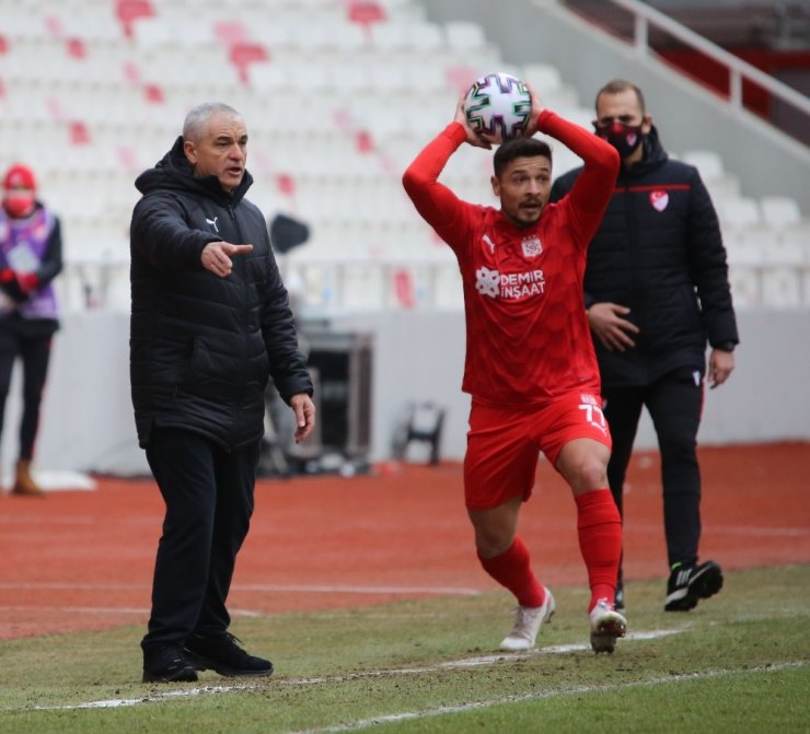 Süper Lig: DG Sivasspor: 0 - BB Erzurumspor: 0 (İlk yarı)