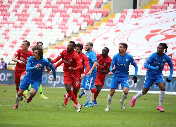 Süper Lig: DG Sivasspor: 0 - BB Erzurumspor: 0 (İlk yarı)