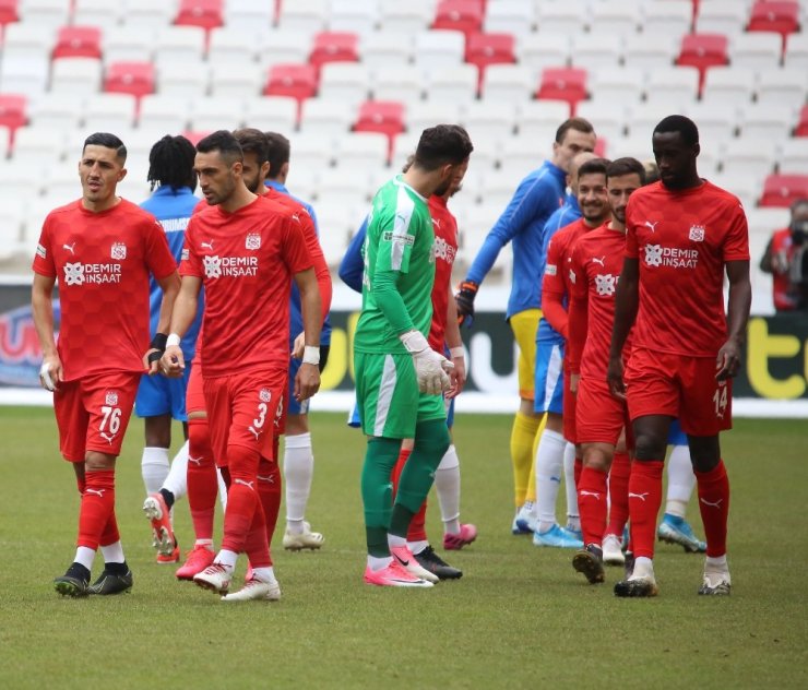 Süper Lig: DG Sivasspor: 0 - BB Erzurumspor: 0 (İlk yarı)