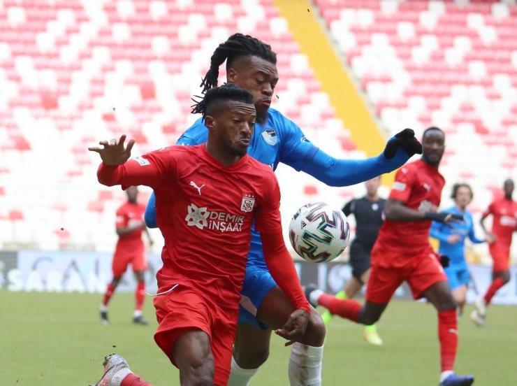 Süper Lig: DG Sivasspor: 0 - BB Erzurumspor: 0 (İlk yarı)