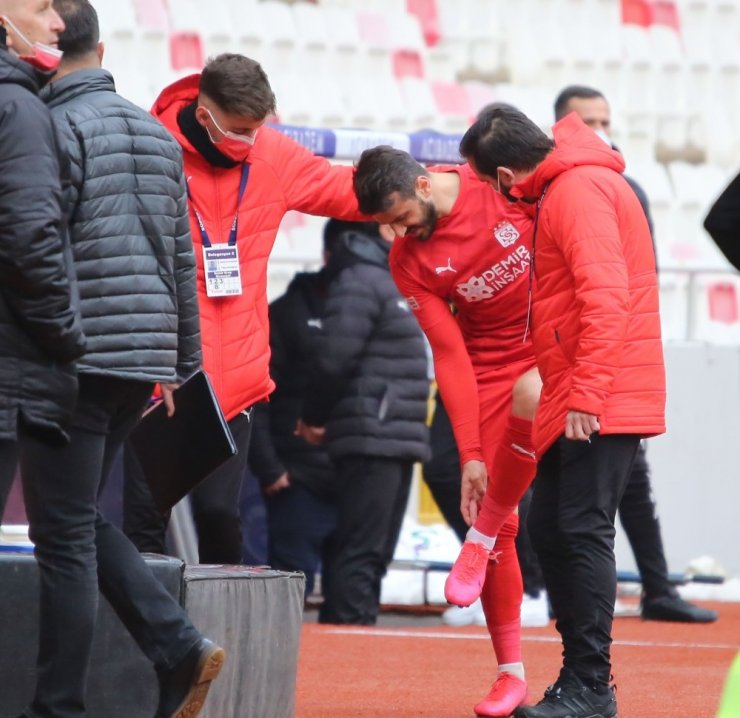 Sivasspor’da Caner Osmanpaşa sakatlandı!