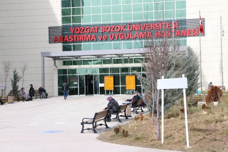 Saldırgan psikiyatri hastası, kadın doktorun ayak bileğini kırdı