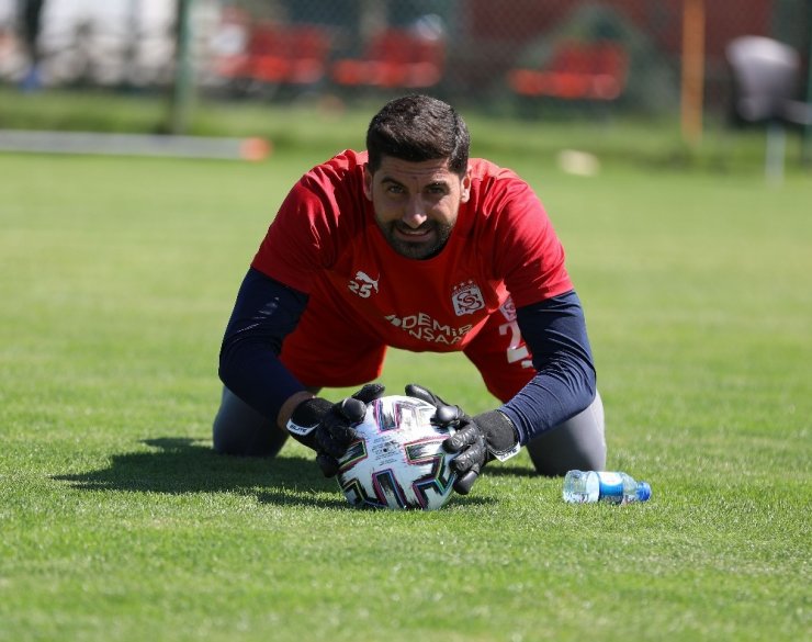 Sivasspor kaleci Muammer’in sözleşmesini uzattı