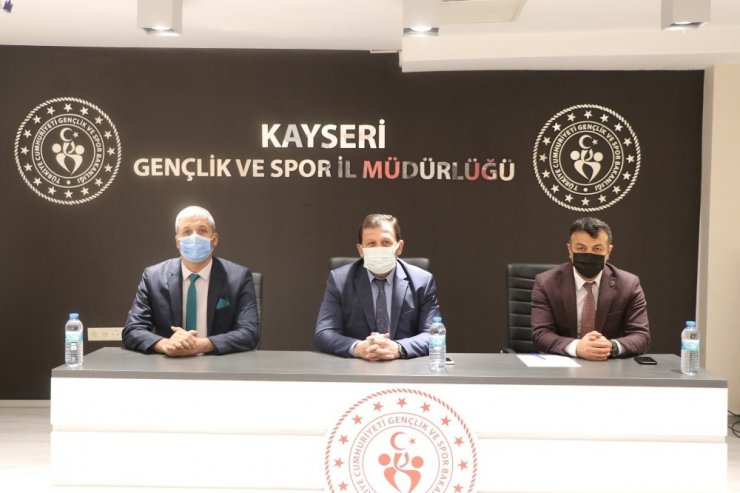 Kabakcı, Taekwondo camiası ile bir araya geldi