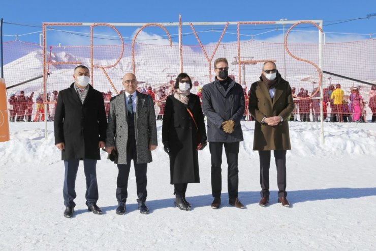 Başkan Büyüksimitci, AB Büyükelçisine Kayseri’nin sanayisi hakkında bilgi verdi