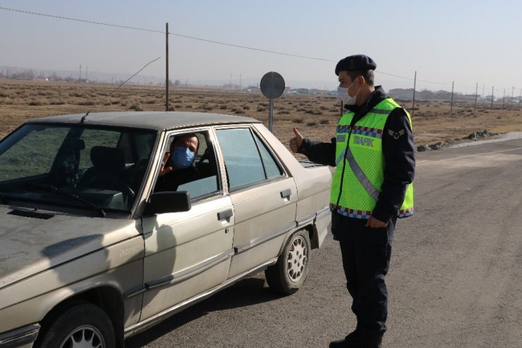 Aksaray’da jandarmadan emniyet kemeri uygulaması