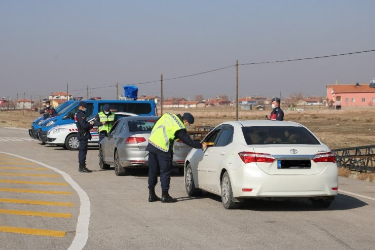 Aksaray’da jandarmadan emniyet kemeri uygulaması