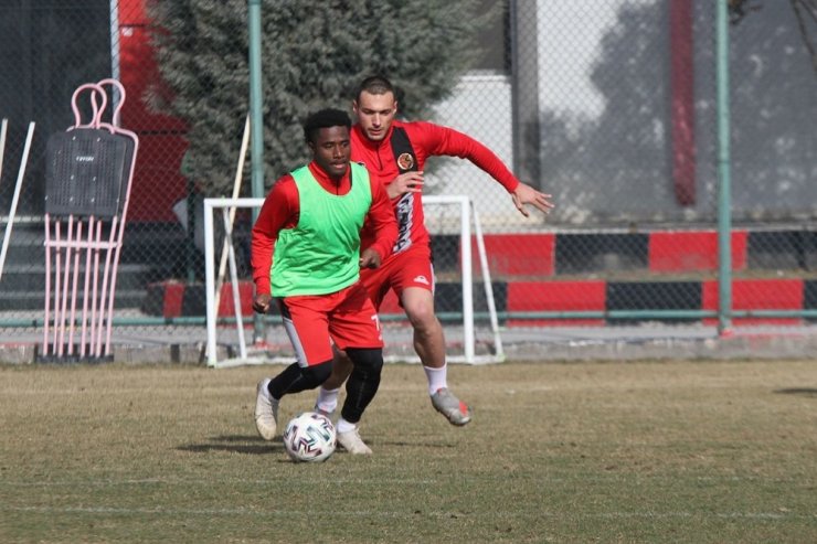 Es Es, Altay maçı sonrası ilk antrenmanına çıktı