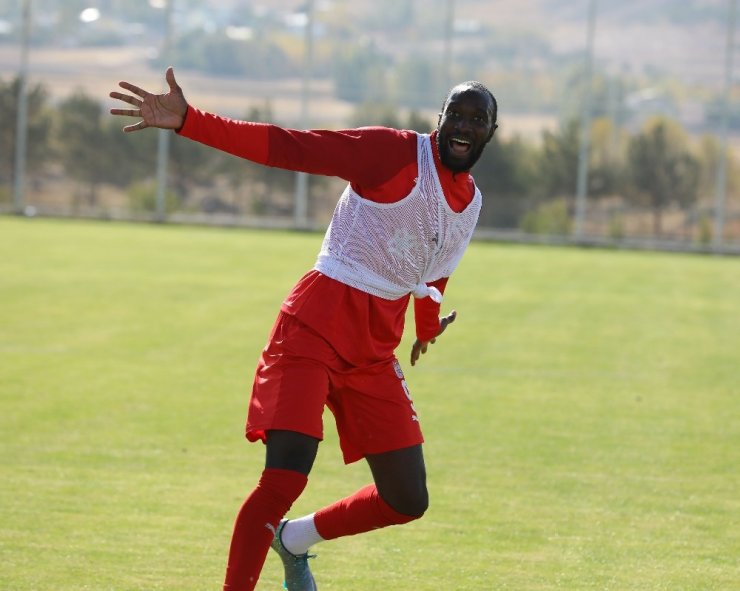 Sivasspor’da Mustapha Yatabare 4 hafta sonra golle tanıştı