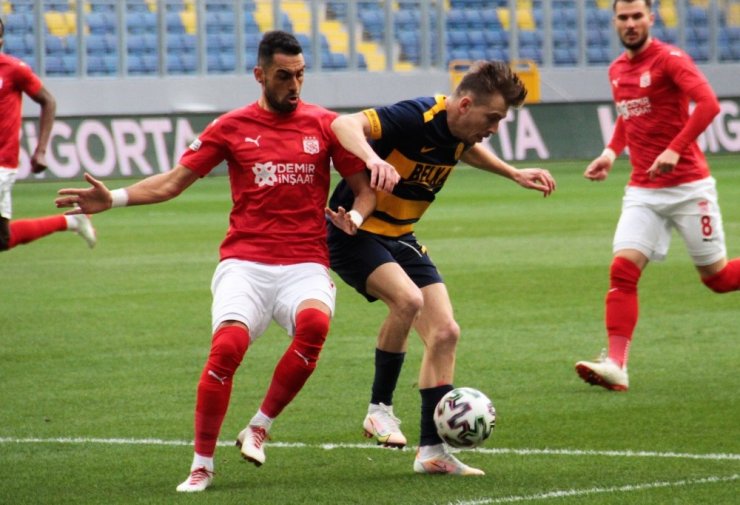 Süper Lig: MKE Ankaragücü: 0 - DG Sivasspor: 1 (İlk yarı)