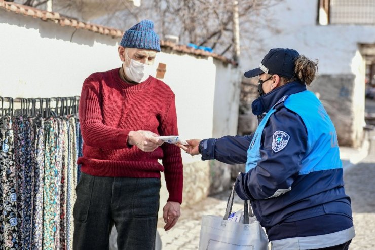 Ankara Büyükşehir Belediyesi esnaf ve vatandaşa hijyen desteğine devam ediyor