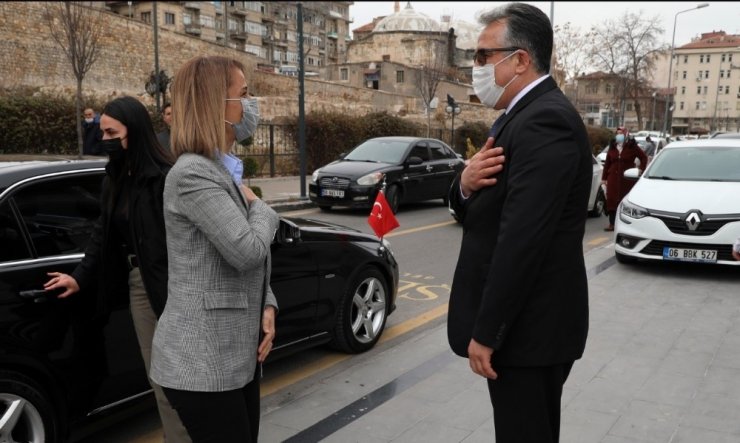 Vali Becel’den Belediye Başkanı Savran’a hayırlı olsun ziyareti