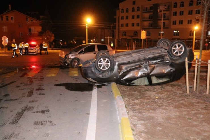 İki otomobilin hurdaya döndüğü kazada 1’i bebek 7 yaralı