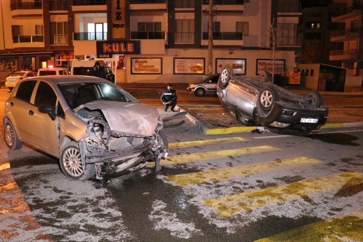 İki otomobilin hurdaya döndüğü kazada 1’i bebek 7 yaralı