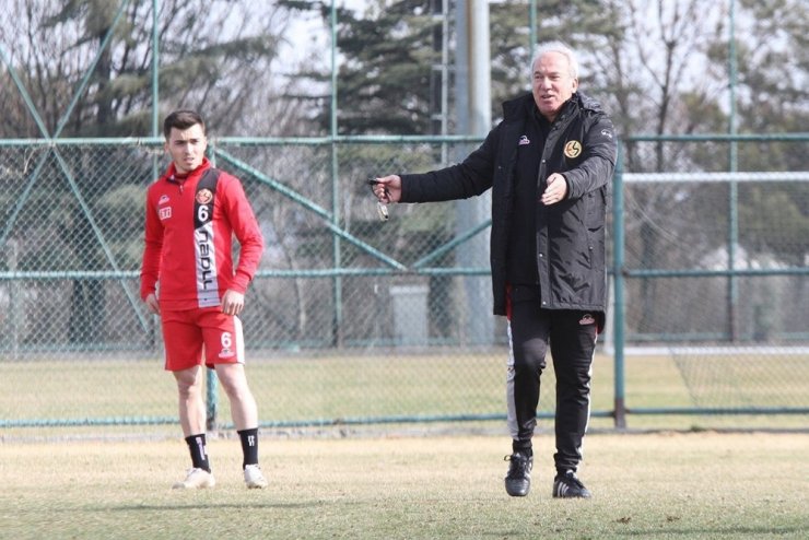 EsEs Ümraniyespor maçı hazırlıklarına başladı