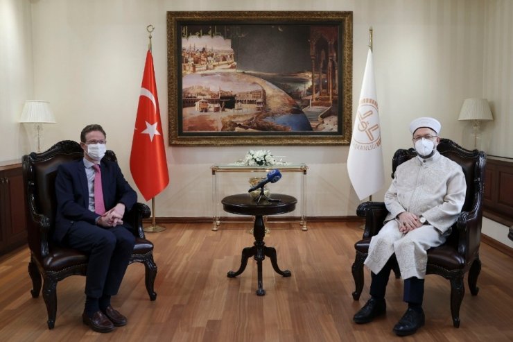 Diyanet İşleri Başkanı Erbaş: “İbadethanelere yönelik saldırıların önlenmesi için her türlü gayret gösterilmeli”