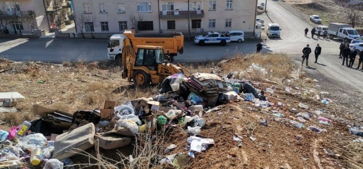 Kırıkkale’de evden bir kamyon çöp çıktı