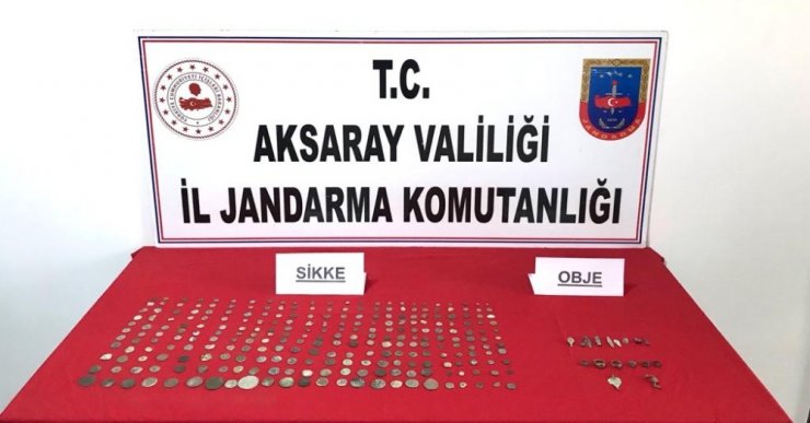 Tarihi eser kaçakçıları jandarmanın operasyonuyla suçüstü yakalandı