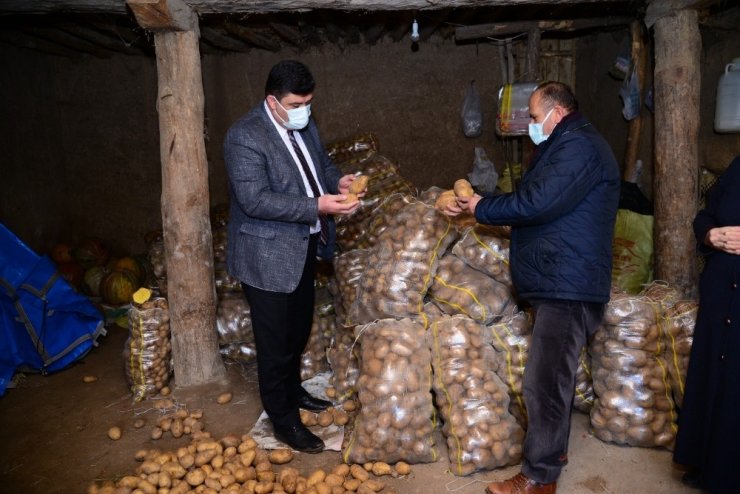 Kahramankazan Belediyesi patates üreticisinin imdadına yetişti