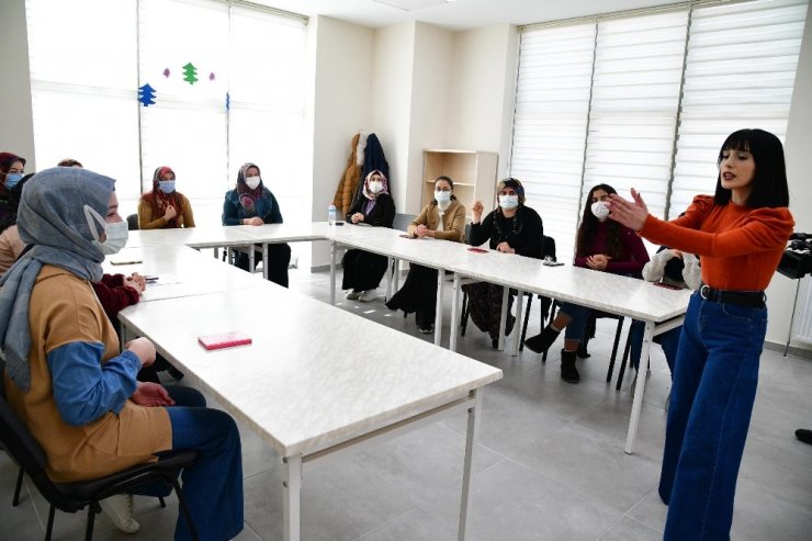 Mamak’ta işaret dili eğitimleri başladı