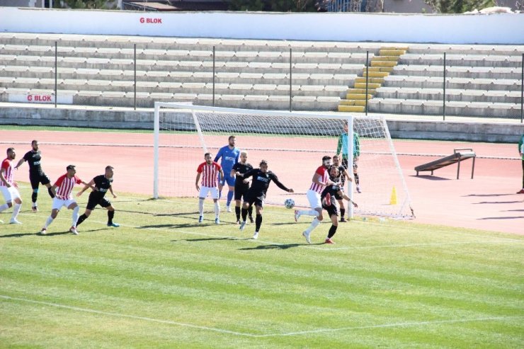 3. Lig: Karaman Belediyespor: 3 - Büyükçekmece Tepecikspor: 2