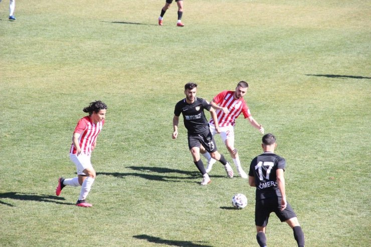 3. Lig: Karaman Belediyespor: 3 - Büyükçekmece Tepecikspor: 2