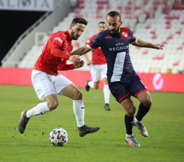 Ziraat Türkiye Kupası: DG Sivasspor: 0 - FTA Antalyaspor: 0 (İlk yarı)