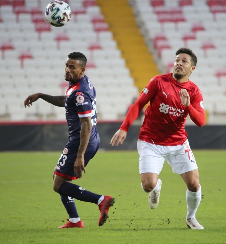 Ziraat Türkiye Kupası: DG Sivasspor: 0 - FTA Antalyaspor: 0 (İlk yarı)