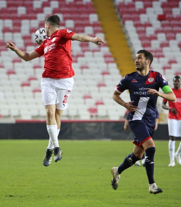 Ziraat Türkiye Kupası: DG Sivasspor: 0 - FTA Antalyaspor: 0 (İlk yarı)