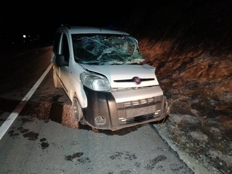 Kafaya kafaya çarpışıp metrelerce savrulan araçlar hurdaya döndü: 5 yaralı