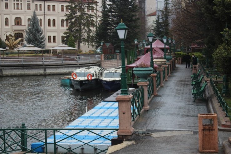 Eskişehir’de hava sıcaklı 14 derece birden düştü