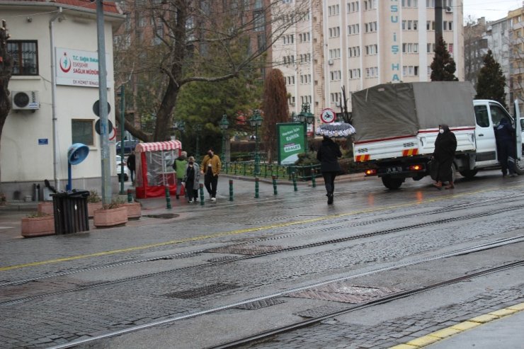 Eskişehir’de hava sıcaklı 14 derece birden düştü