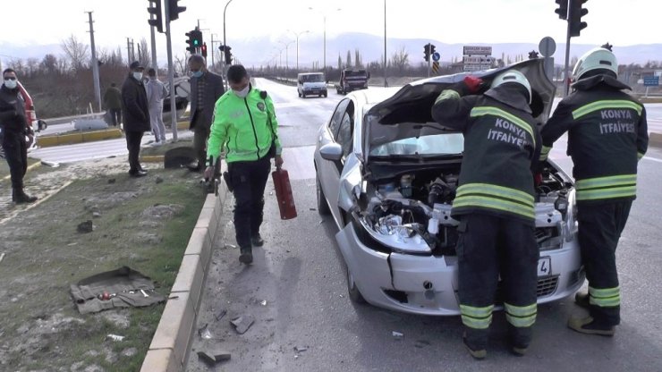 Konya’da çarpışan otomobillerden biri takla attı: 1 yaralı