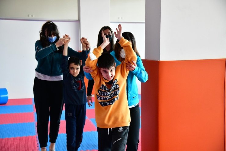 Özel çocuklara Mamak Belediyesi’nden özel hizmet