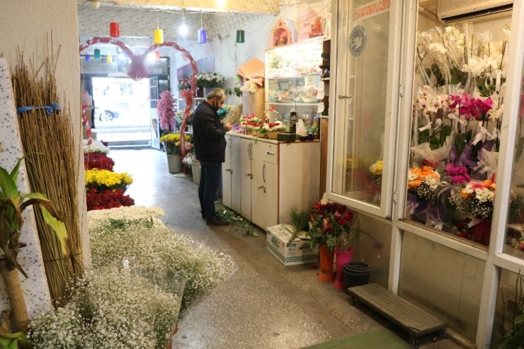 Sevgililer gününe çiçekçilerden ‘Pandemi’ indirimi