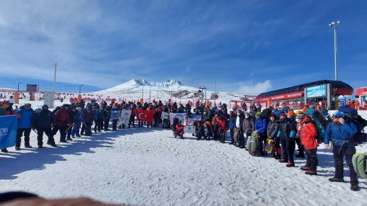 Erciyes Zirve Tırmanışı 130 dağcının katılımı ile başladı