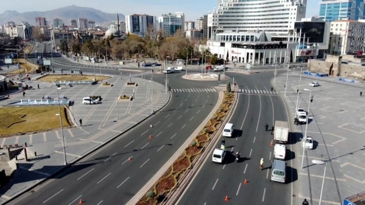 Kayseri’de sokağa çıkma kısıtlamasında denetimler sürüyor