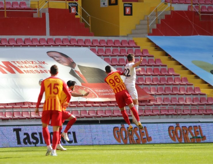 Süper Lig: Kayserispor: 0 - MKE Ankaragücü: 0 (İlk yarı)