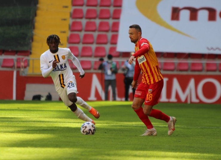 Süper Lig: Kayserispor: 0 - MKE Ankaragücü: 0 (İlk yarı)