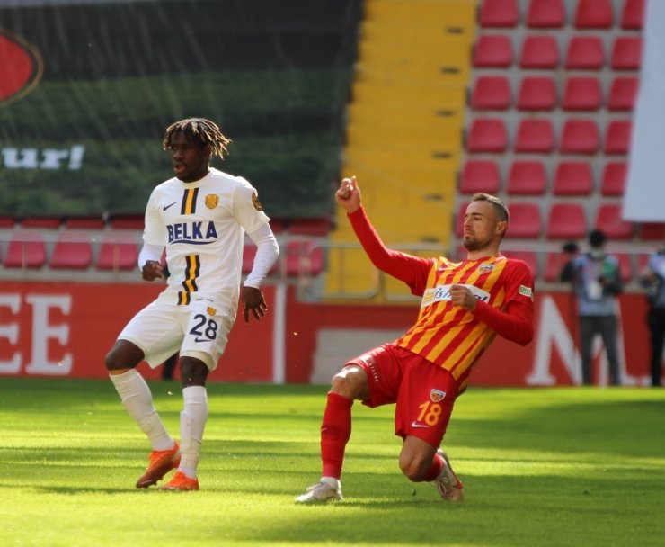 Süper Lig: Kayserispor: 0 - MKE Ankaragücü: 0 (İlk yarı)