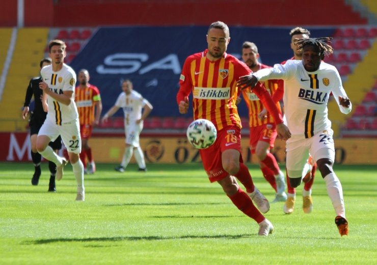 Süper Lig: Kayserispor: 0 - MKE Ankaragücü: 0 (İlk yarı)